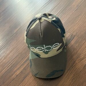 Bebe Logo Hat Swarovski‎ Crystal Embellished Camouflage
